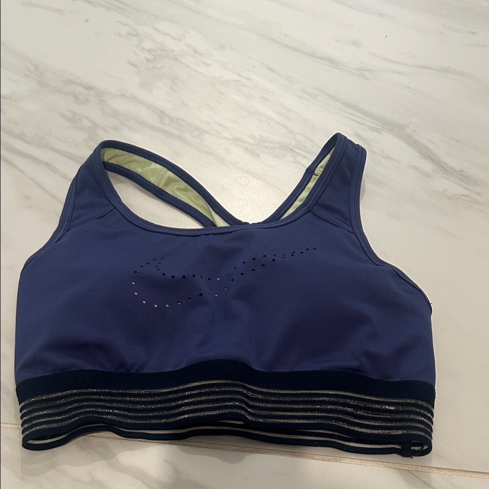 Women's Nike Sports Bra size s